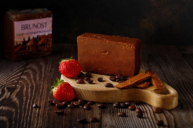 Сыр Норвежский 35% «Brunost»