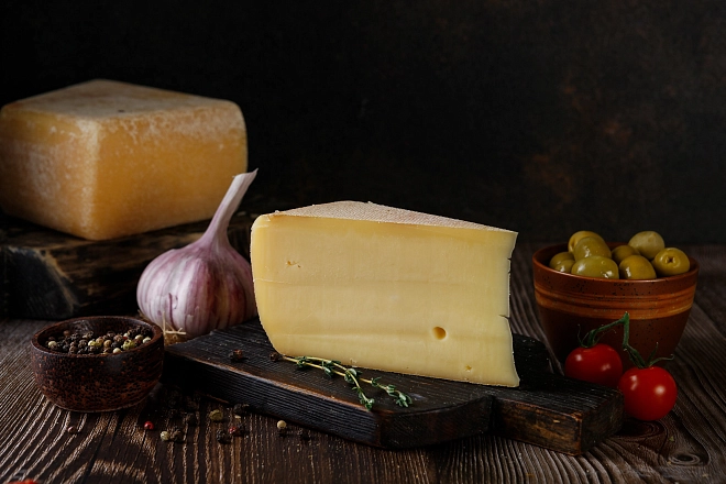 Сыр Раклет Премиум 45% «Margot Fromages S.A»