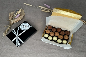 Ассорти из 15 сырных конфет Три сыра "Сырный сомелье"